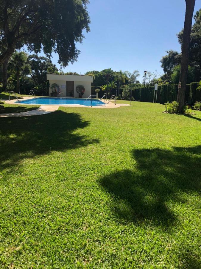 Ansa Beach Apartment - Cabopino, Marbella - Garden Level Екстериор снимка