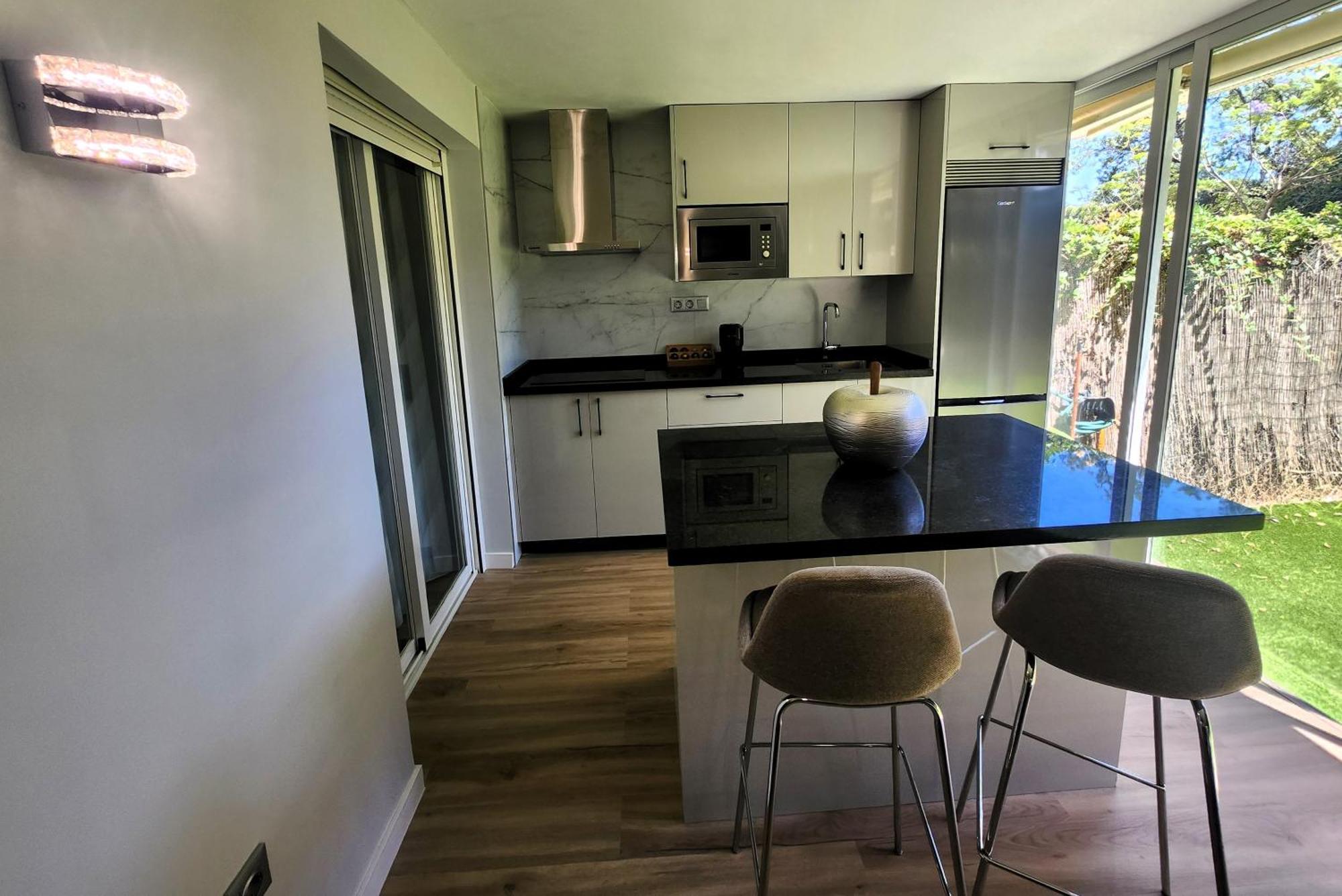 Ansa Beach Apartment - Cabopino, Marbella - Garden Level Екстериор снимка