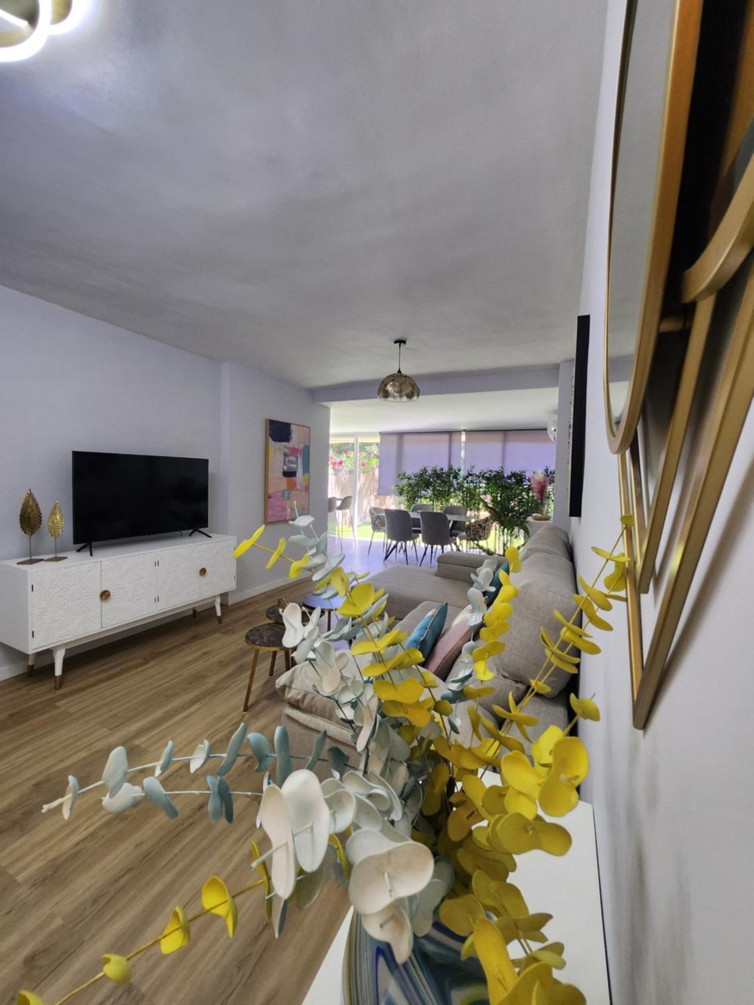 Ansa Beach Apartment - Cabopino, Marbella - Garden Level Екстериор снимка